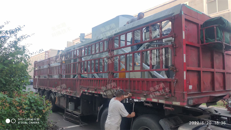 Truck Loading06