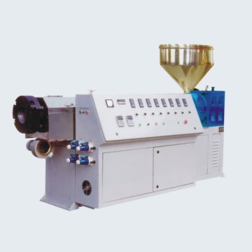 Single Screw Plastic Extruder: For PE production, suitable for small and medium-sized plastic factories
